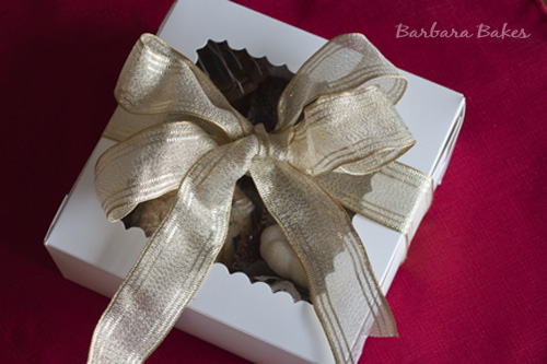 Christmas-Cookies in a box wrapped with a white bow