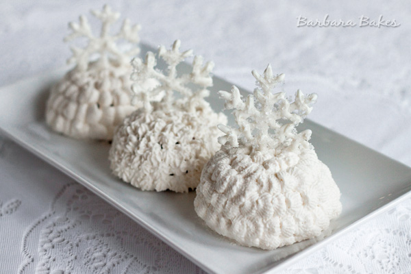 Featured Image for post Chocolate Snowballs with White Chocolate Snowflakes