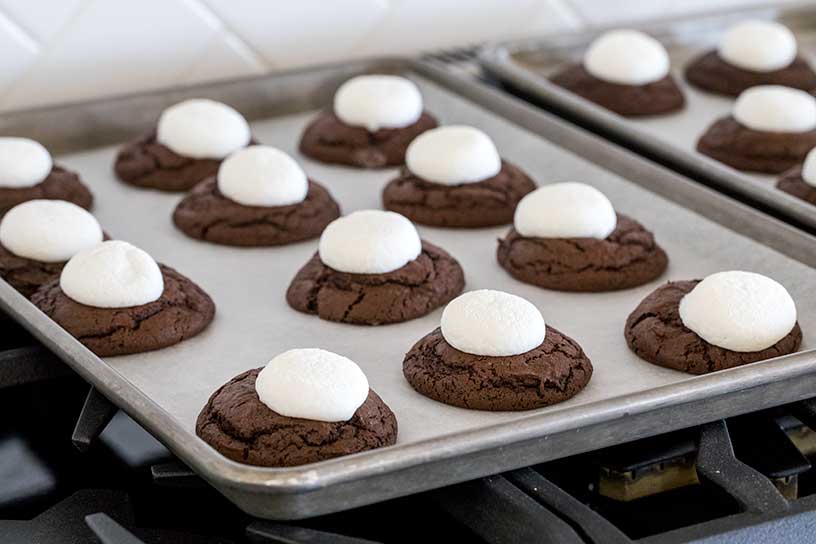 Featured Image for post Chocolate Marshmallow Surprise Cookies 