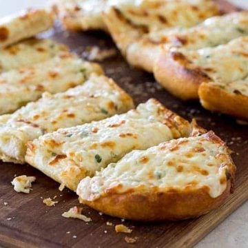 Featured Image for post Black Angus Cheesy Garlic Bread