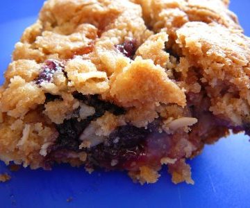 Featured Image for post Very Berry Crumble Bars
