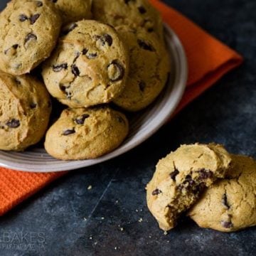 Featured Image for post Pumpkin Chocolate Chip Cookies