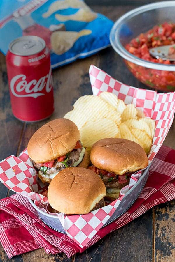 This&nbsp;Bruschetta Turkey Burger Sliders is a perfect burger for your next tailgating party.