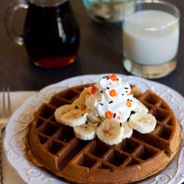 Featured Image for post Whole Wheat Pumpkin Yeast Waffles