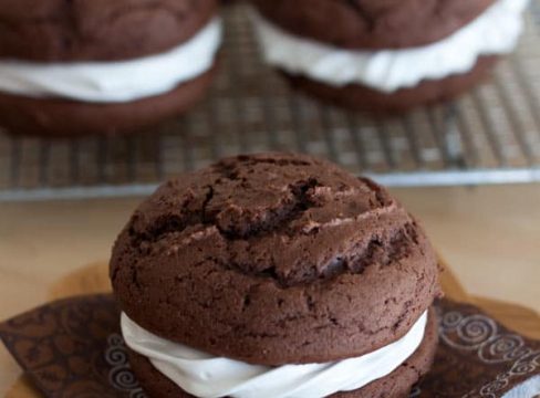 Featured Image for post Chocolate Egg Nog Whoopie Pies