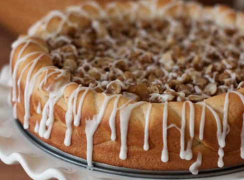 Featured Image for post Apple Crisp Sweet Roll Coffee Cakes