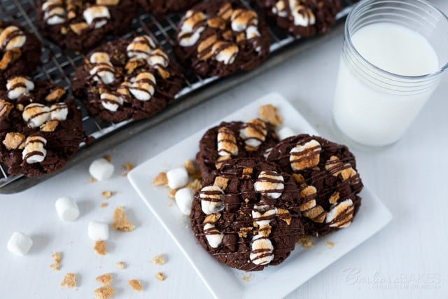 Featured Image for post - Triple Chocolate S’mores Cookies 