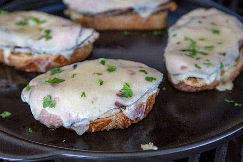 Featured Image for post - Chicken Cordon Bleu Melts 