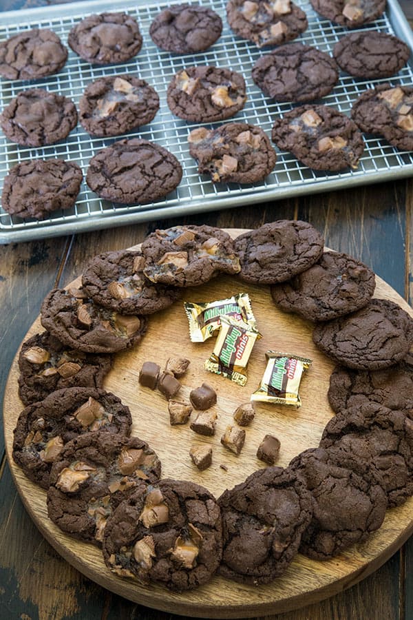 If you're a Milky Way candy bar lover like me, you're going to love these Triple Chocolate Milky Way Cookies. 