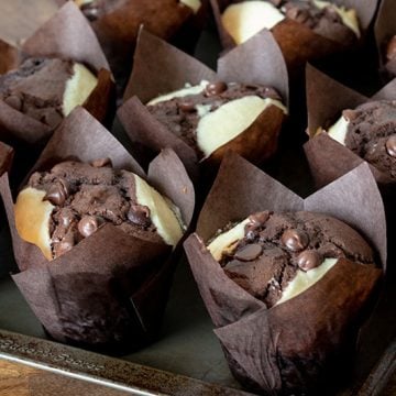 Tuxedo-Chocolate-Chip-Muffins