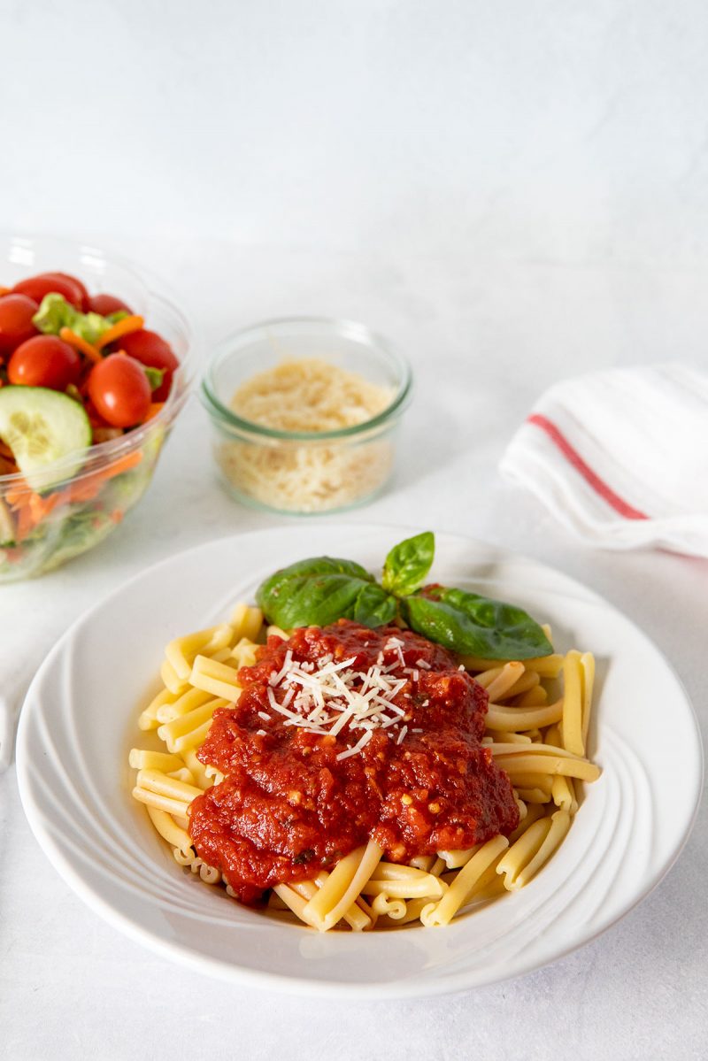pasta with quick tomato sauce on top