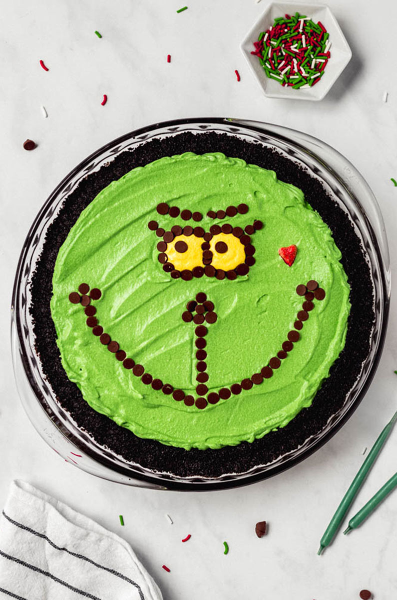 Grinch Christmas Cheesecake in pie plate