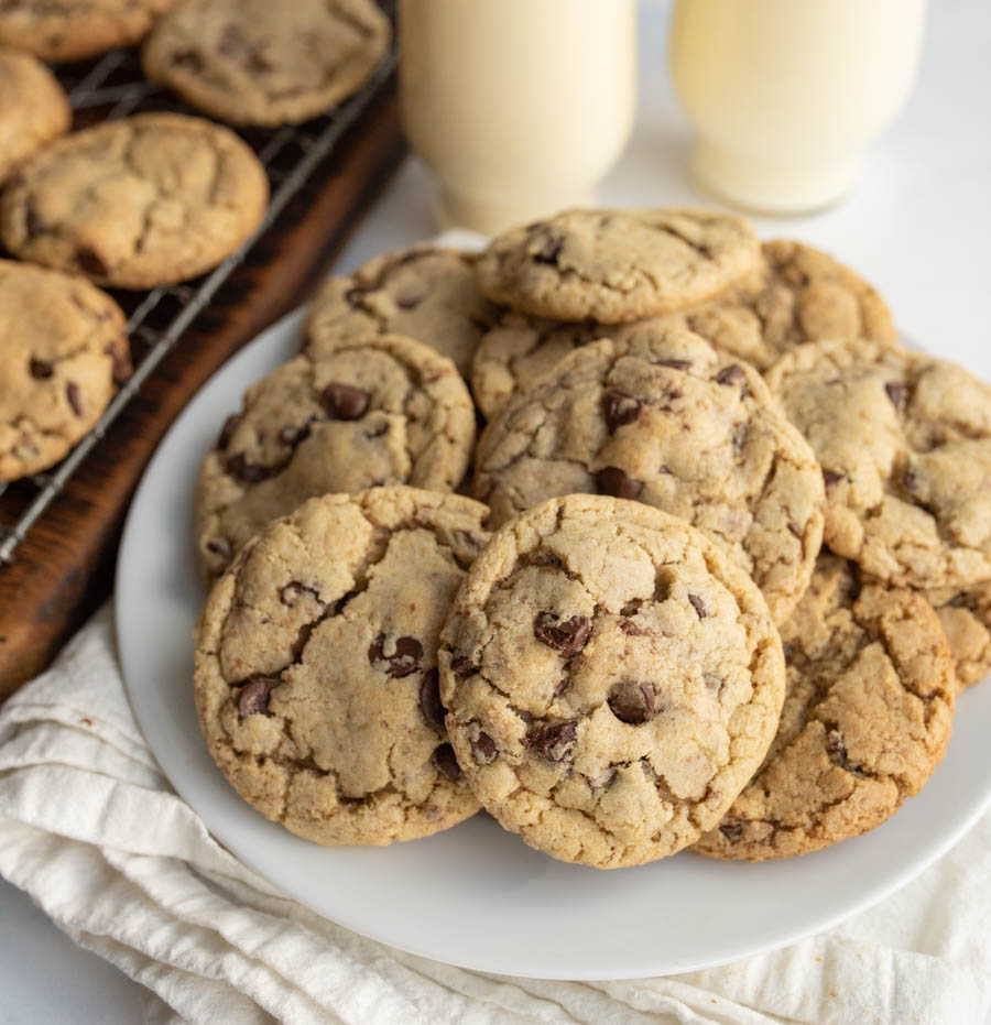 https://www.barbarabakes.com/wp-content/uploads/2022/07/neiman-marcus-cookie-recipe-7-of-9.jpg