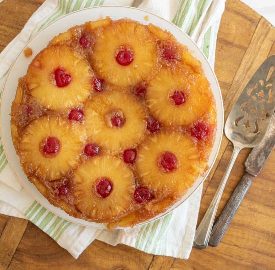 https://www.barbarabakes.com/wp-content/uploads/2022/09/pineapple-upside-down-cake-recipe-3188.jpg